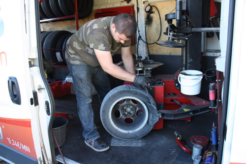 comment devenir monteur de pneu
