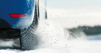 Le meilleur pneu hiver 2014 / 2015 est le Continental TS 850 d’après le mag EVO feature-comparatif-pneu-hiver-2015-evo