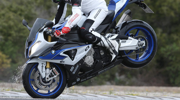 Comparatif pneu moto sport 2013. Michelin revient en force !