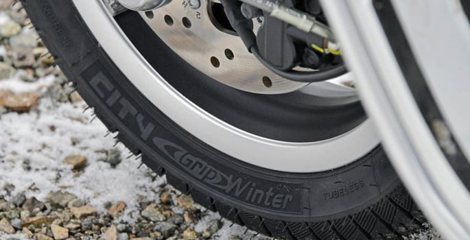 City Grip Winter – Enfin un pneu hiver Michelin pour les scooters.