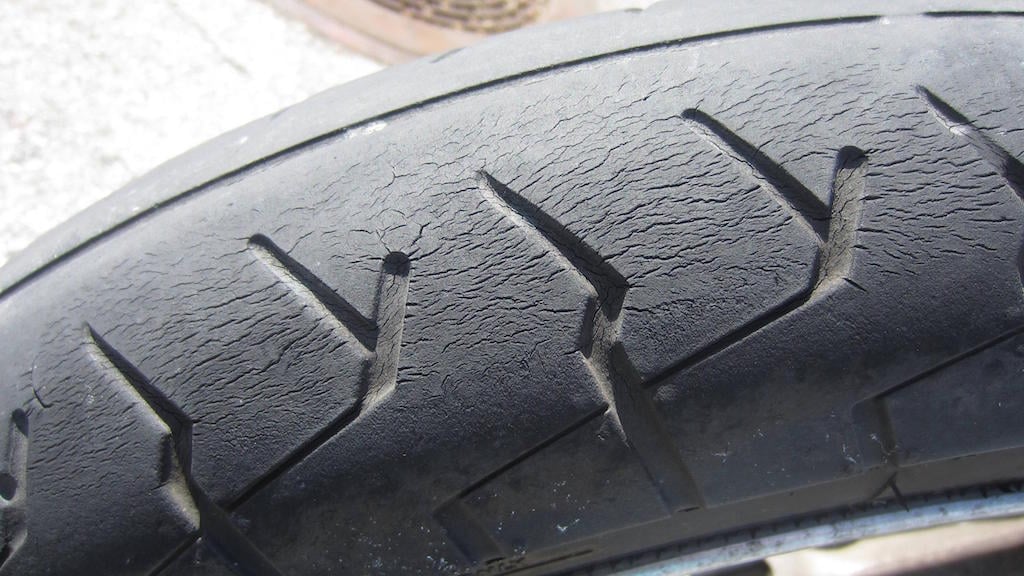 Qu'est-ce que le changement de pneus ? - Motorlegend