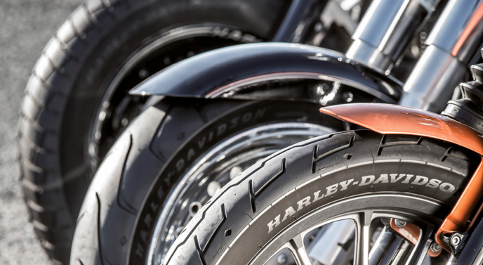 MICHELIN Scorcher : 1er pneu moto MICHELIN pour Harley-Davidson