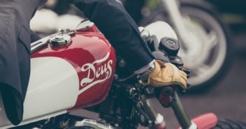 Équipements moto vintage pour un look rétro