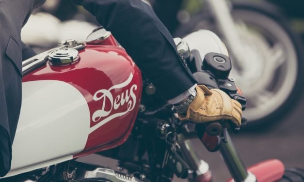 Équipements moto vintage pour un look rétro