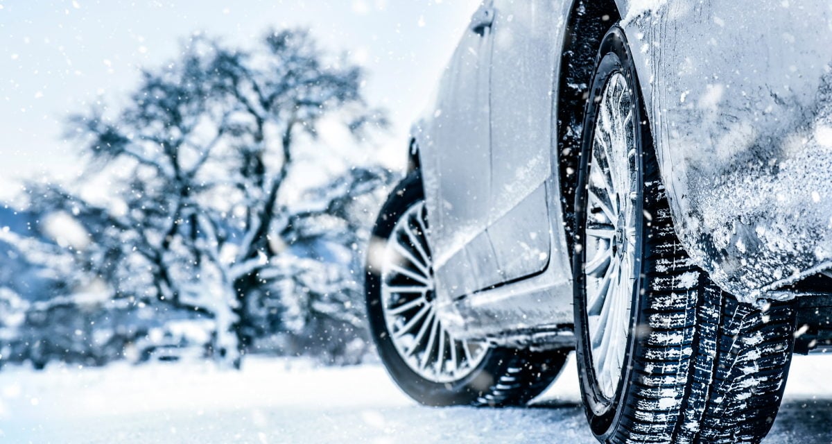 Peut-on remplacer les pneus d’hiver par des pneus d’été montés de chaînes à neige?