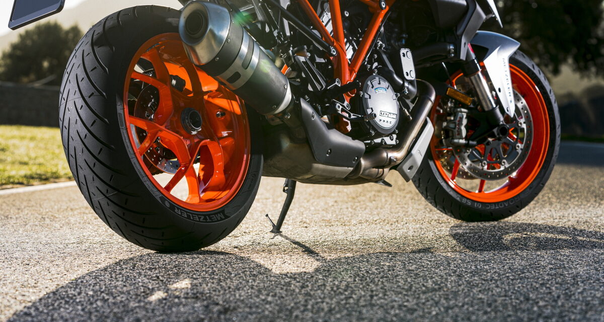 Les gammes de pneus moto/scooter Metzeler : pour les passionnés
