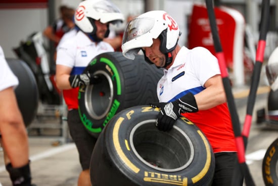 Pirelli lance un nouveau pneu arrière de F1